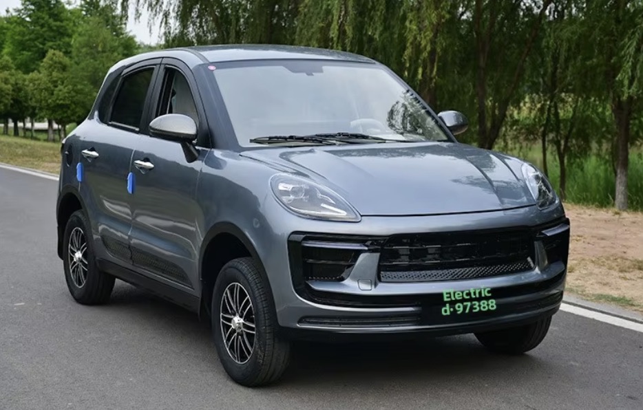 Mini Electric Car – Compact 4-Wheel EV for City Commute, Adults & Short-Distance Travel