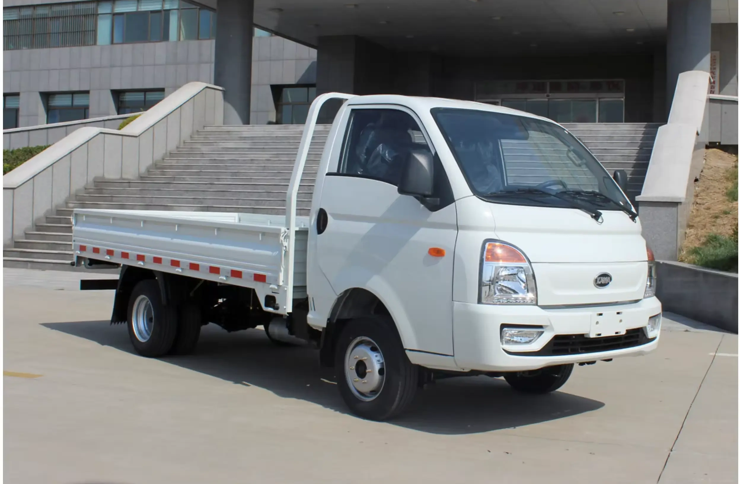 KAMA 1–2 Ton Electric Refrigerated Van | EV Cold Chain Delivery Truck