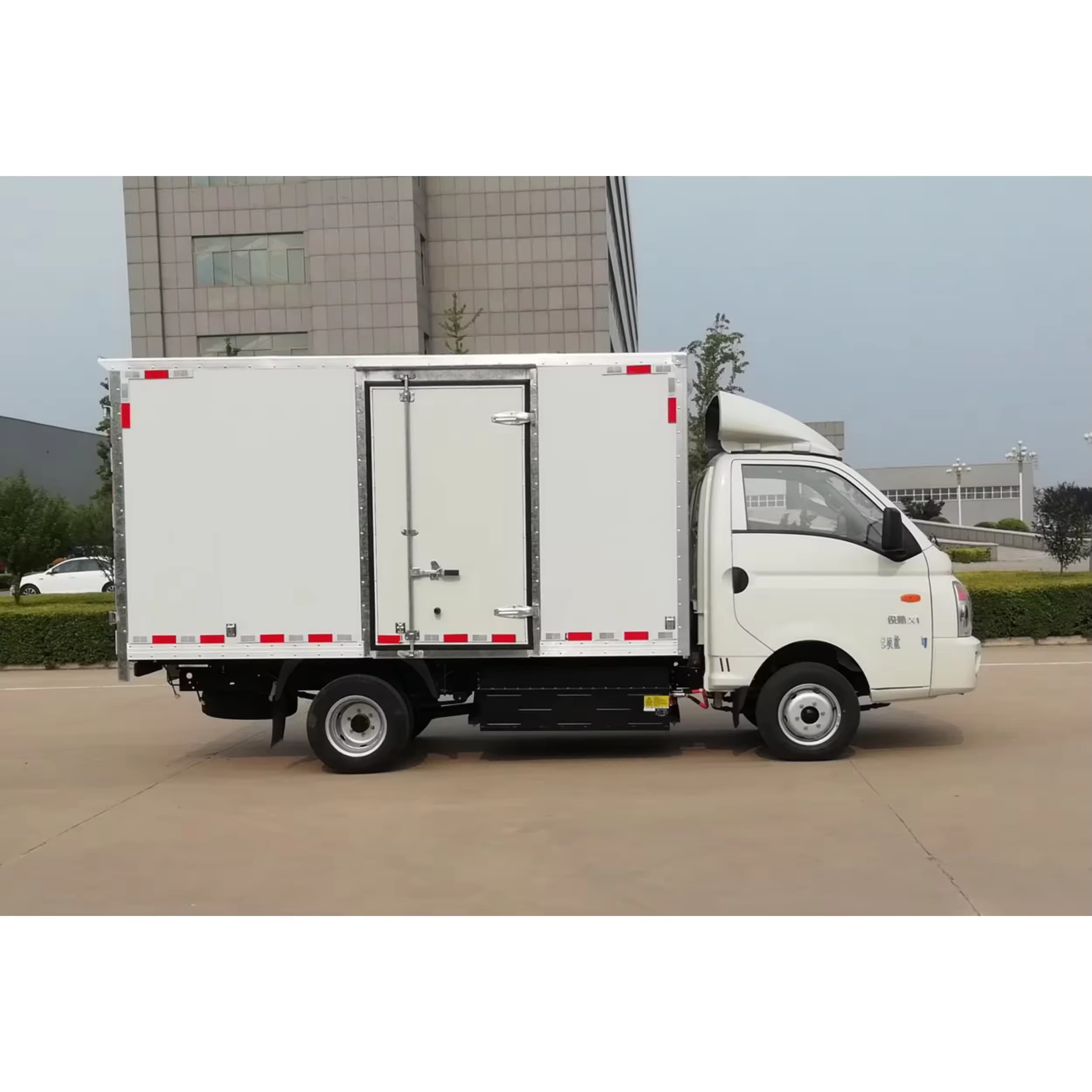 KAMA 1–2 Ton Electric Refrigerated Van | EV Cold Chain Delivery Truck
