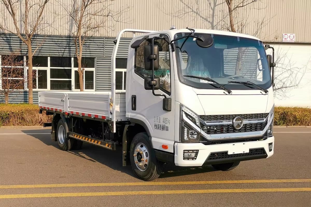 KAMA 2x4 Pure Electric Mini Van | EV Light Cargo Van for Urban Delivery