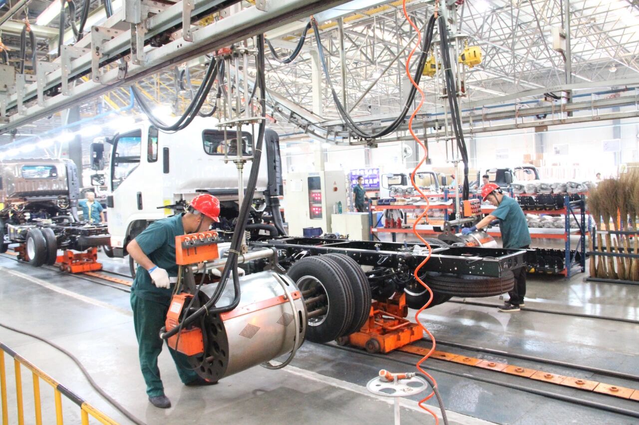 Why Fuel Cost Pressure Is Creating New Demand for Left-Hand Drive Electric Commercial Vehicles